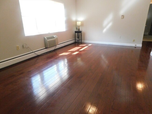 Foto del edificio - 780 Willard St