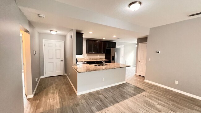 Building Photo - Beautiful 3/2 w/ office HOME in Deltona!!