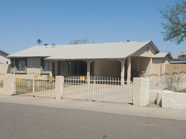 Foto del edificio - 8822 W Sahuaro Dr