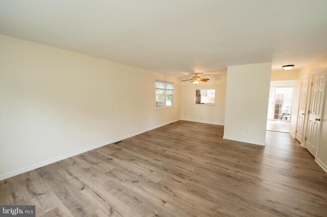 Foto del edificio - 114 Sandy Ridge Dr