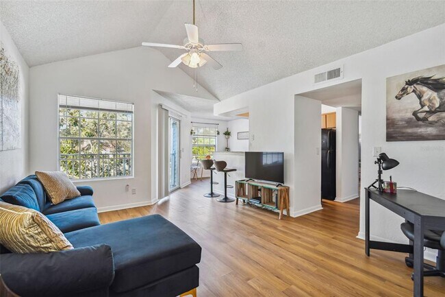 Foto del edificio - 11588 Westwood Blvd