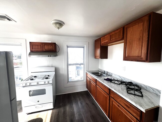 Foto del edificio - 83 Seeley St