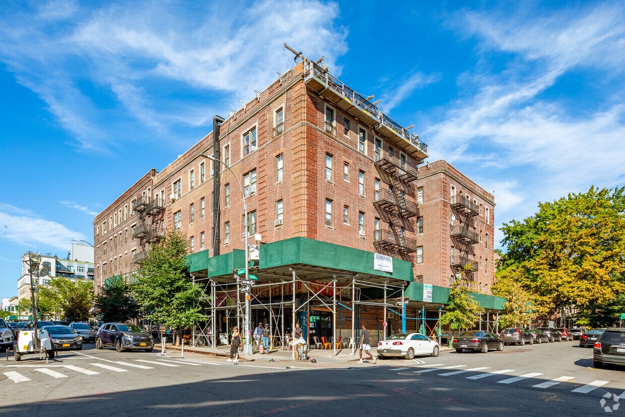 Foto principal - 835 Franklin Ave