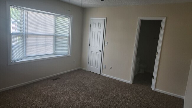 Foto del edificio - 3929-AAA3 Sterling Pointe Dr