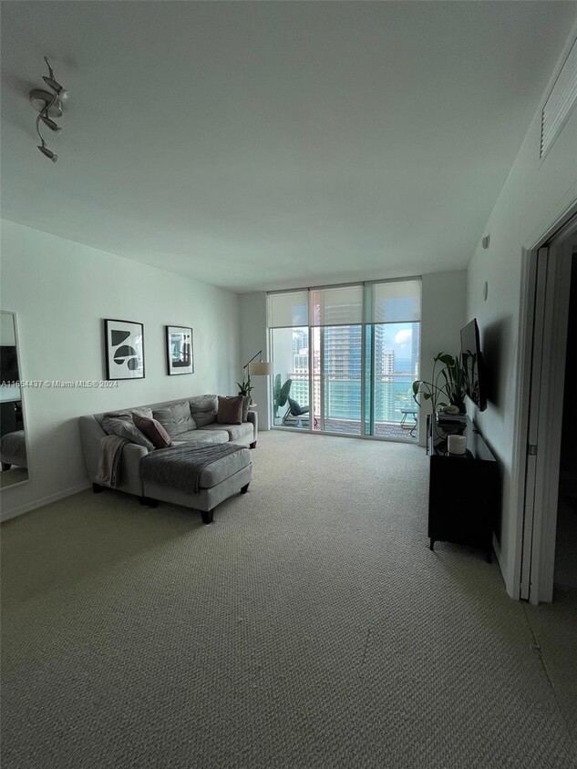 Foto principal - 950 Brickell Bay Dr