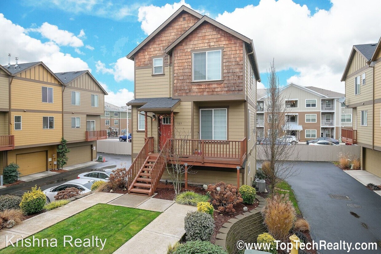 3 br, 2.5 bath House 1163 SW 162nd Ave House Rental in Beaverton