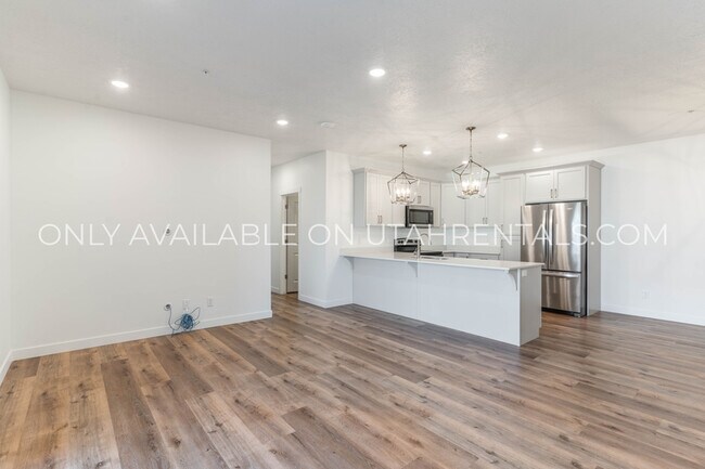 Building Photo - 891 S 2300 E