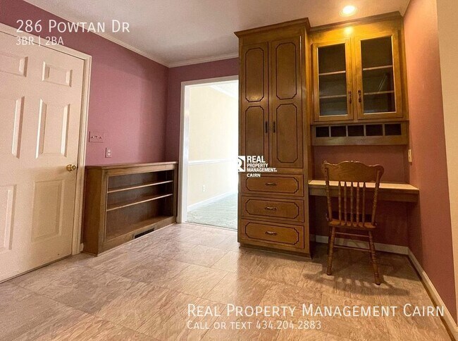 Building Photo - Spacious 3 Bedroom 2 Bath With 2 Car Garag...