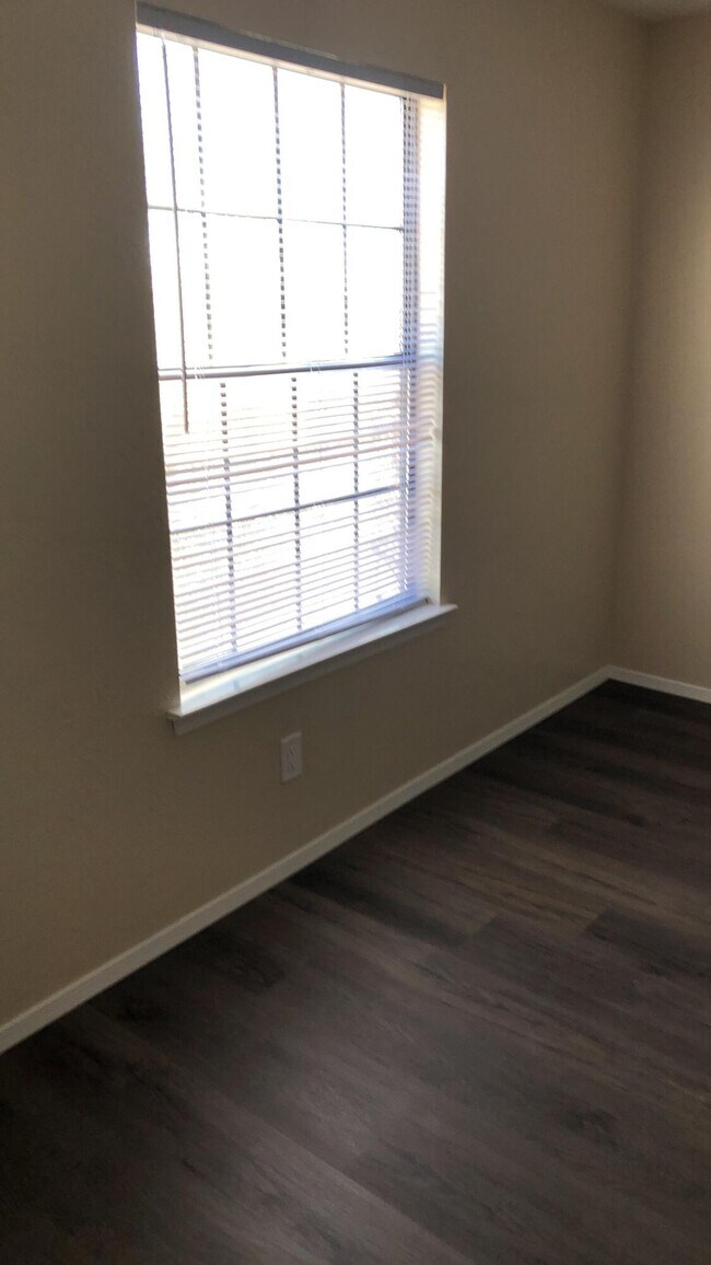 Building Photo - 1011 Meadowlark Ct SE