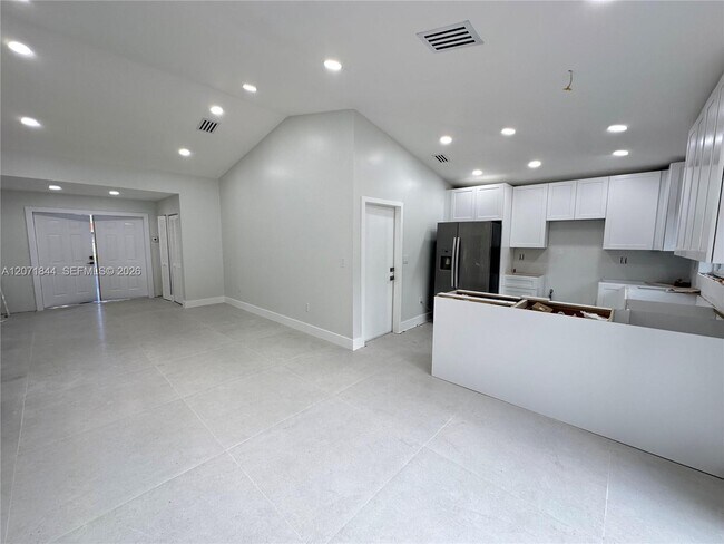Foto del edificio - 5768 NW 98 Pl