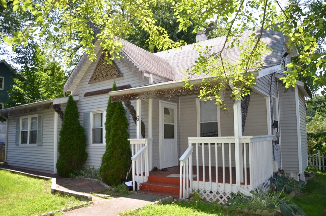 Primary Photo - 6 W Broadway
