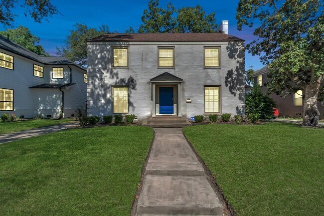 Building Photo - 3215 Milburn St