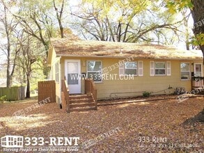 Building Photo - 119 N Ash Ave