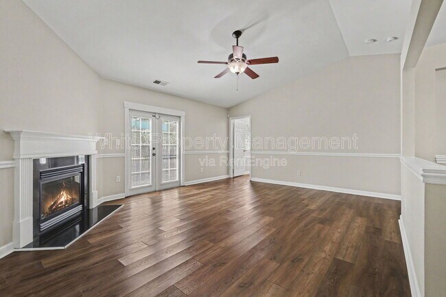 Foto del edificio - 1820 Meadow Crossing Dr