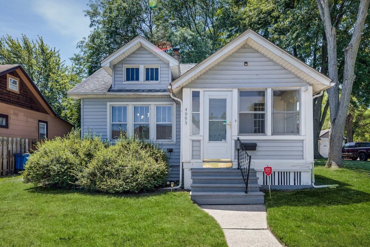 Foto principal - 4995 Anatole St