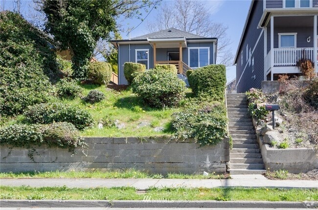Building Photo - 4140 38th Ave S