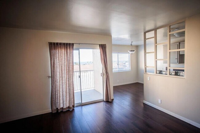 Foto del edificio - 1035 Cliff Dr