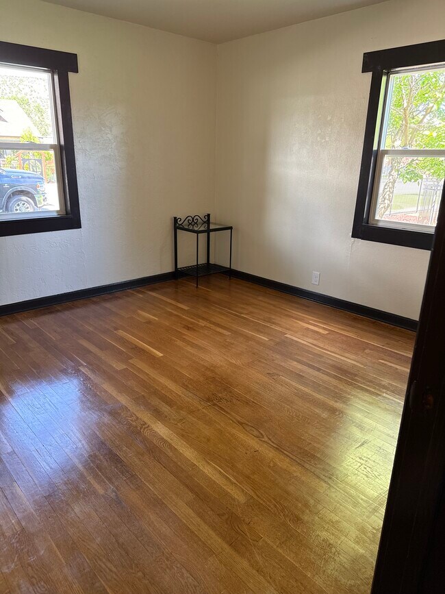 Foto del edificio - 445 Mondell St