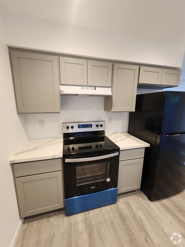 Picture of Tower District Apartments for Rent with a Walk-In Closet - Fresno, CA ...