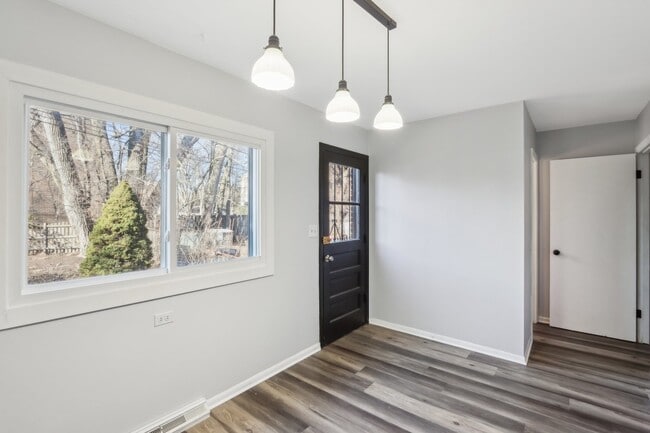 Building Photo - 414 Skokie Ct