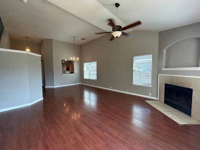 Building Photo - Spacious 4-Bedroom Home with Modern Amenit...