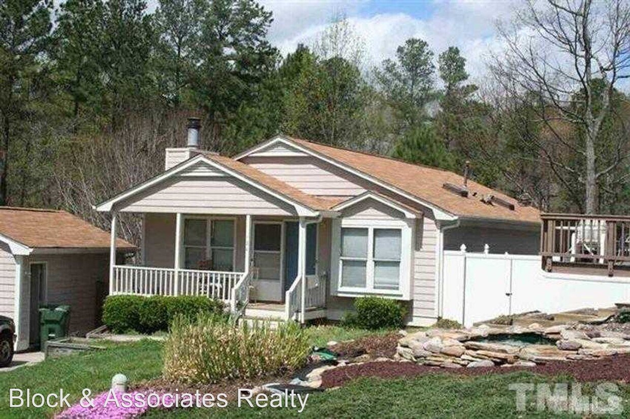 Primary Photo - 3 br, 2 bath House - 124 Oak Hill Loop