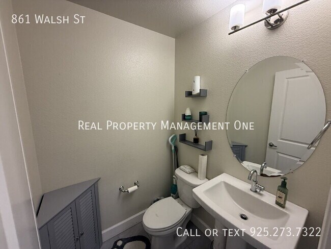 Foto del edificio - 861 Walsh St