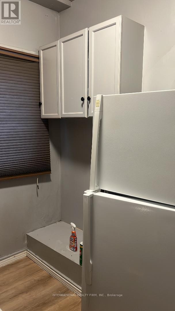 Photo du bâtiment - 2036 Weston Rd