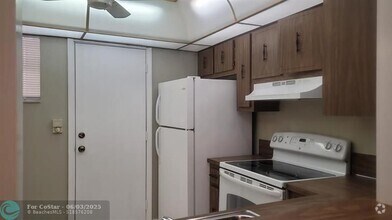 Building Photo - 404 NW 68th Ave