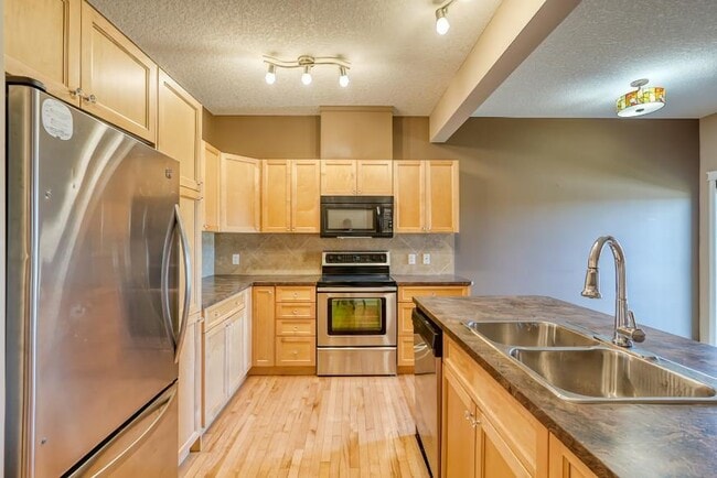 Building Photo - 3.0 bedroom in Airdrie Alberta T4B 0B6
