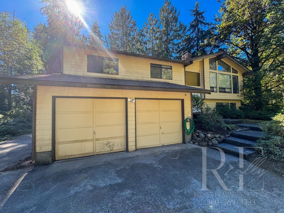 Primary Photo - Spacious 3-Bedroom Home in Tranquil Port O...