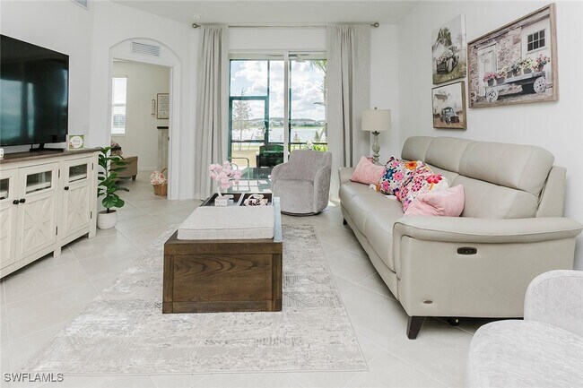 Foto del edificio - 5555 Double Eagle Cir