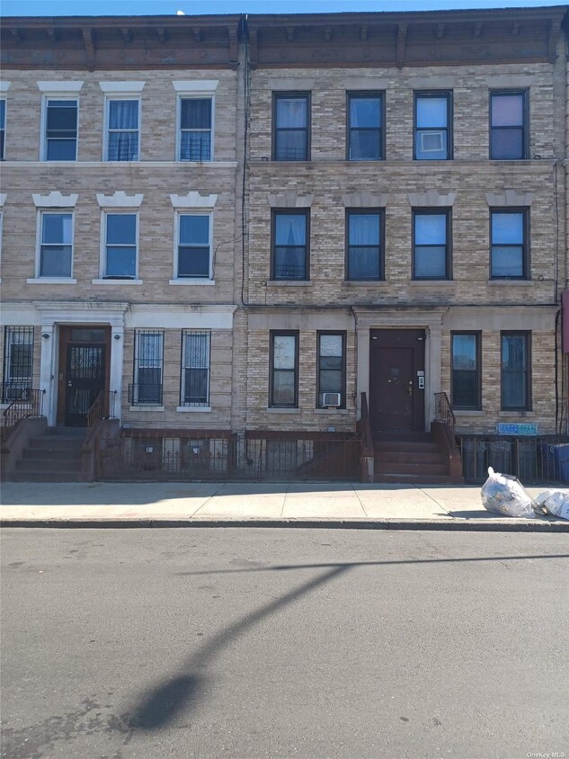 Primary Photo - 47 Kingston Ave