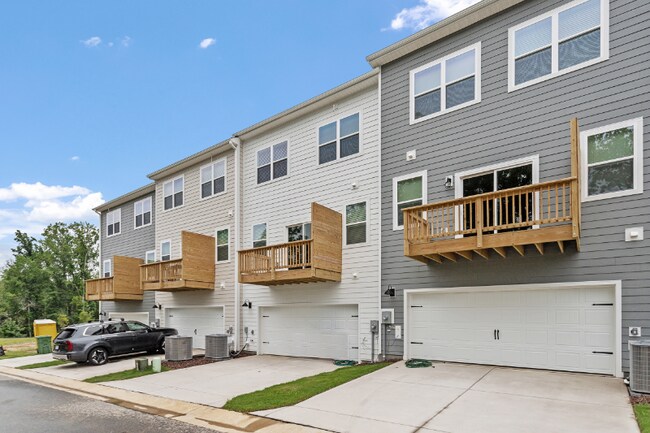 Foto del edificio - 705 Lucky Clover Wy