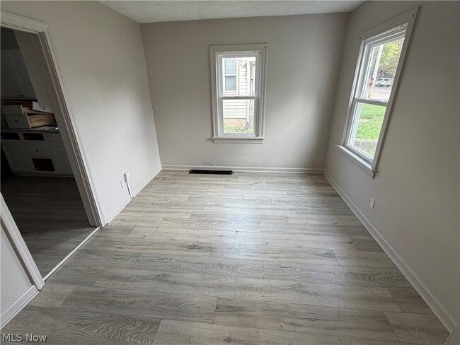 Building Photo - 1123 15th St NE