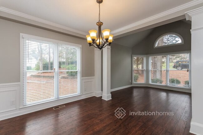 Foto del edificio - 4728 Benthaven Ln