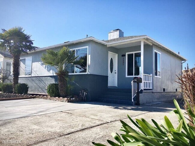 Foto del edificio - 3 br, 2 bath House - 1521 2nd Ave