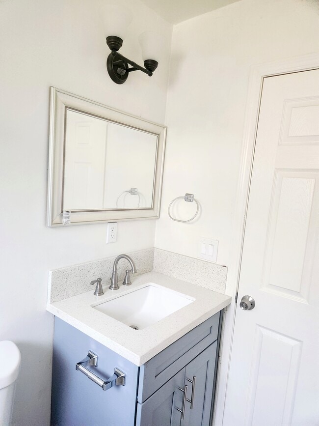 Foto del edificio - 1241 E 80th St