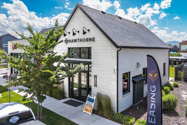 Leasing Center - Hawthorne