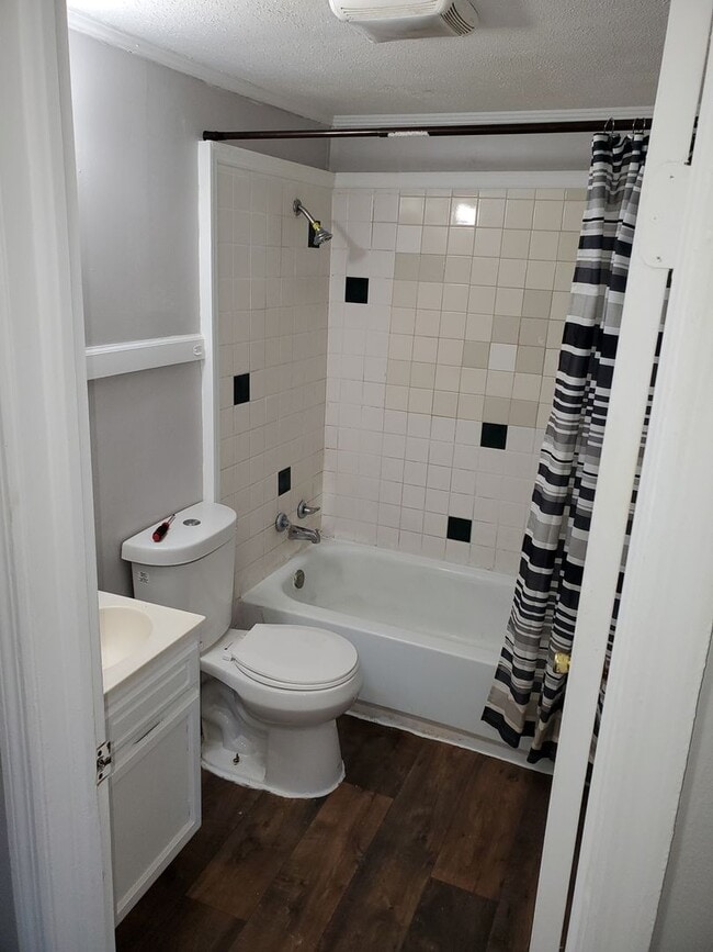 Building Photo - 507 Poplar St