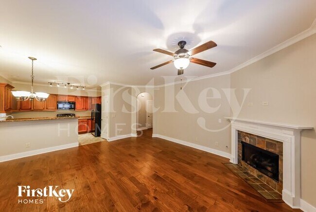 Foto del edificio - 256 Kingston Cir