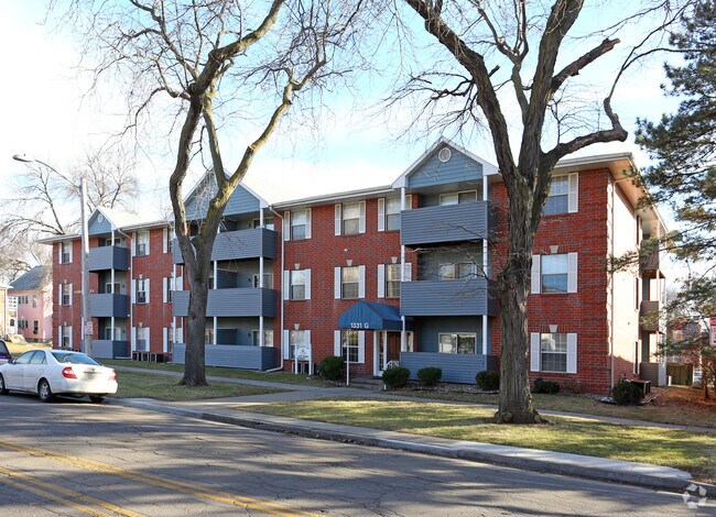 Building Photo - Cambridge Apartments