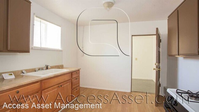 Building Photo - 2 br, 1 bath House - 30453 Wilson St.