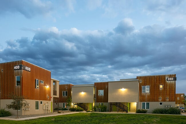 Building Photo - Tierra Montosa