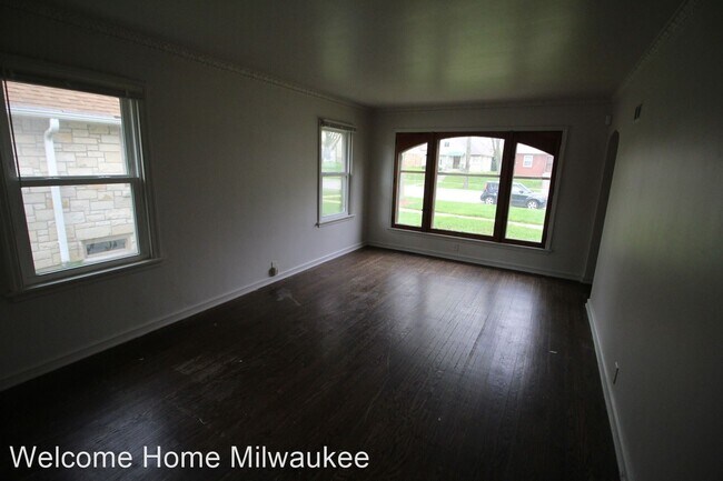 Building Photo - 3 br, 1 bath House - 3860 N 51st Blvd