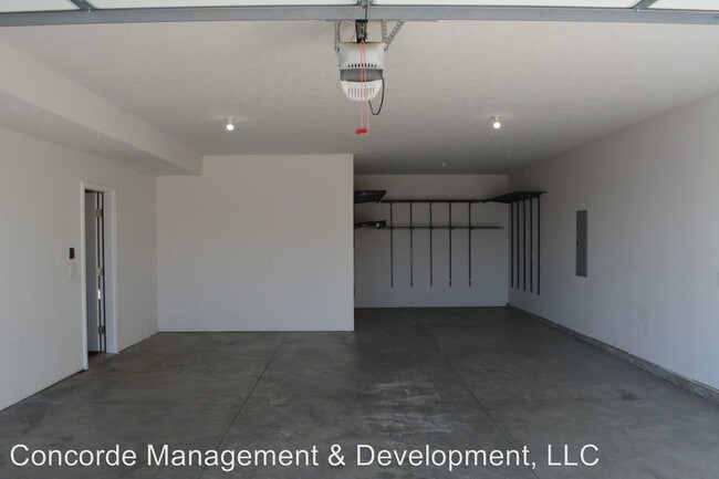 Building Photo - 7801 Yankee Woods Dr