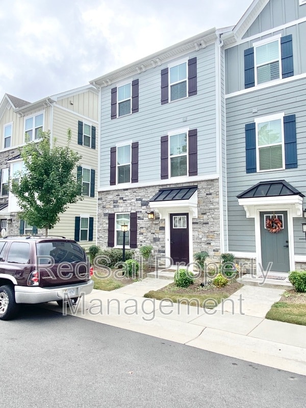 Building Photo - 1744 Defiance Dr