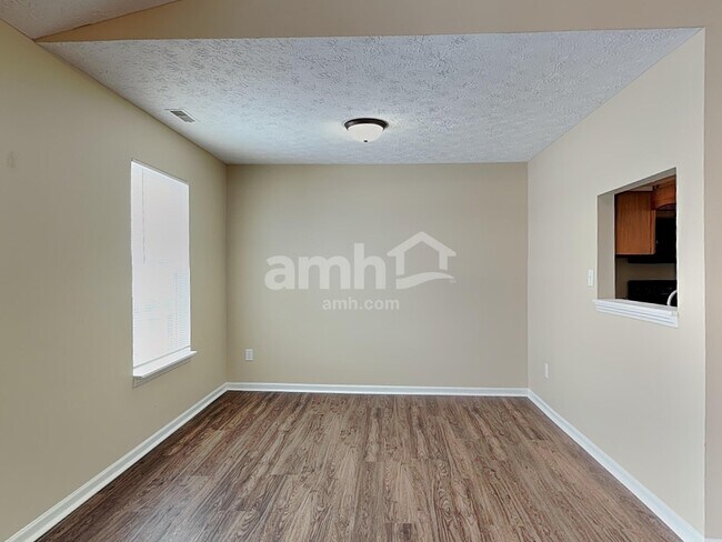 Foto del edificio - 1484 Persimmon Cir