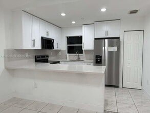 Building Photo - 19415 NW 33rd Ct