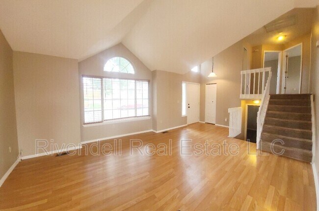 Foto del edificio - 5738 E Melody Ln